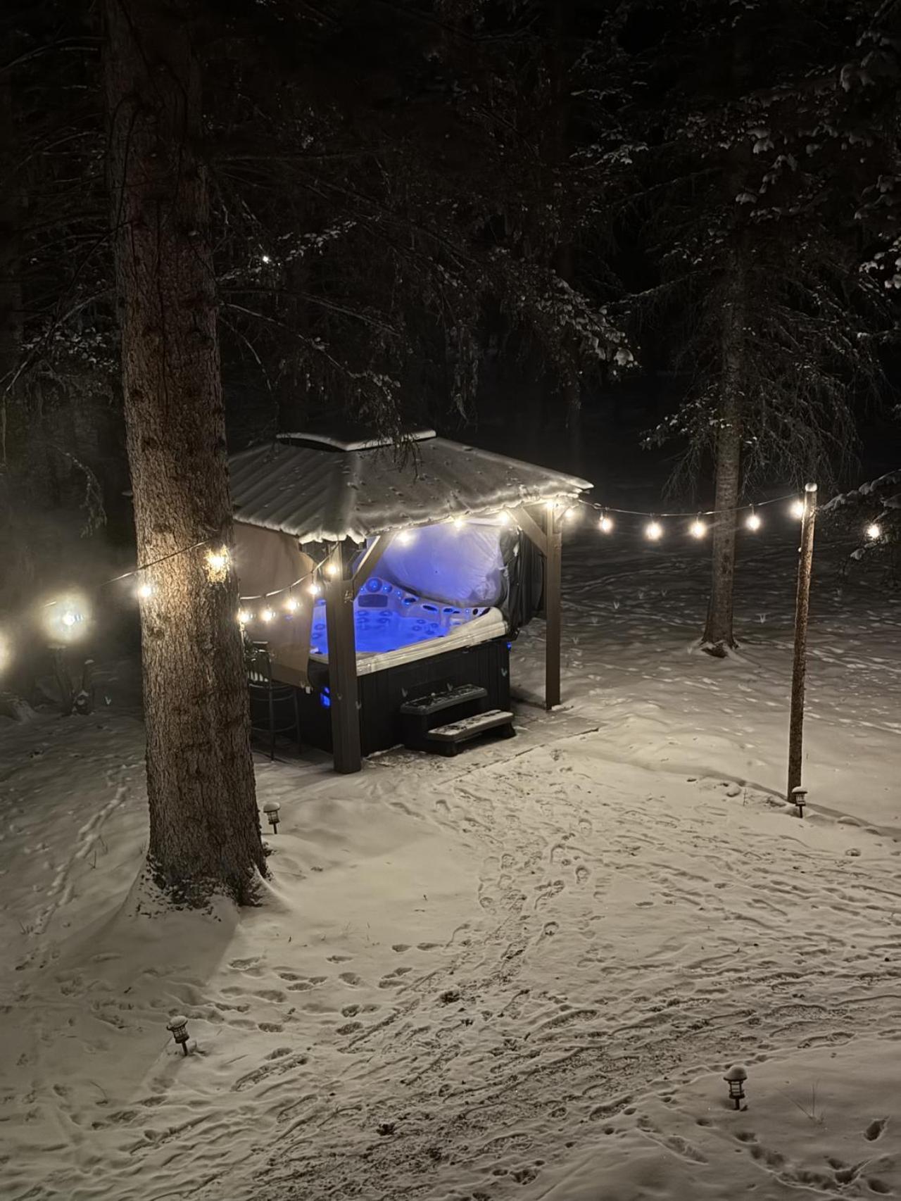 Rustic Cozy Cabin With Hot Tub Bragg Creek Εξωτερικό φωτογραφία